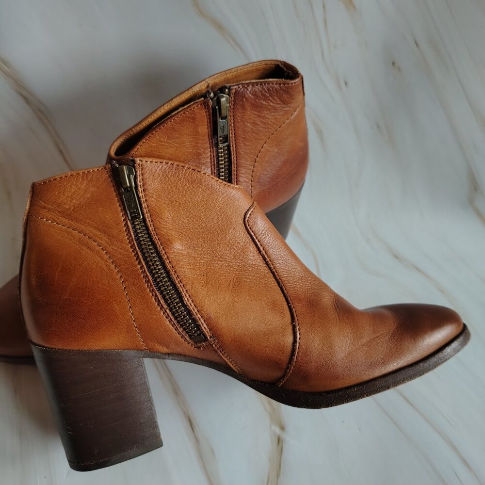 Women's Frye Ankle Boots size 8 - Picture 5 of 6